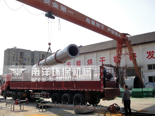 電鍍（dù）汙泥烘幹機吊裝